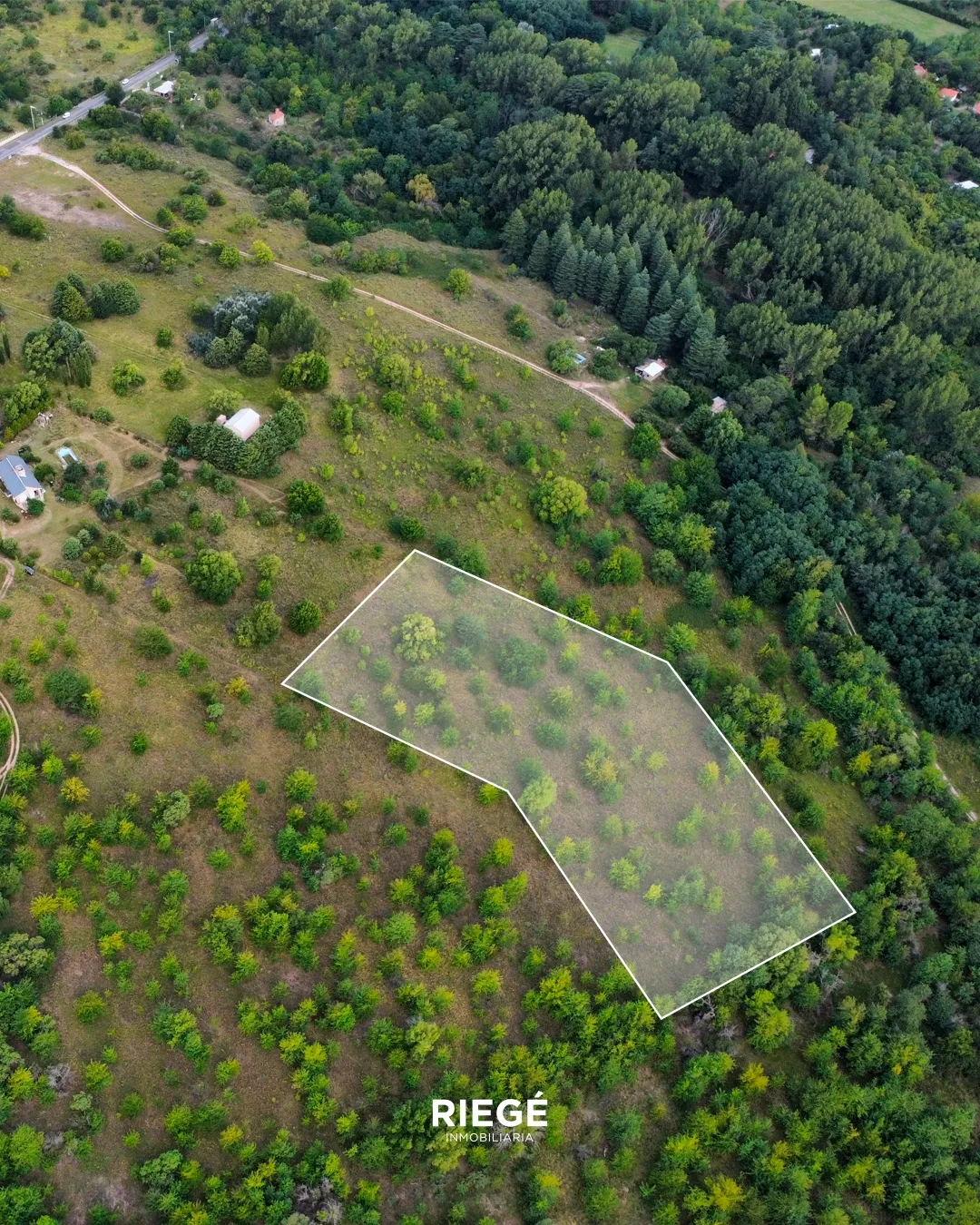 Se vende espectacular lote de 1.335 m2 en San Huberto Nono