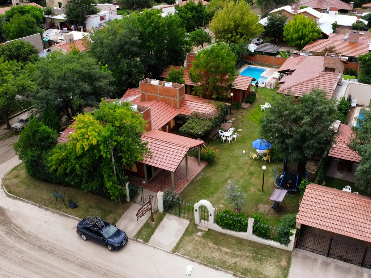 Se vende complejo de cabañas en C. Juan Villanueva Mina Clavero