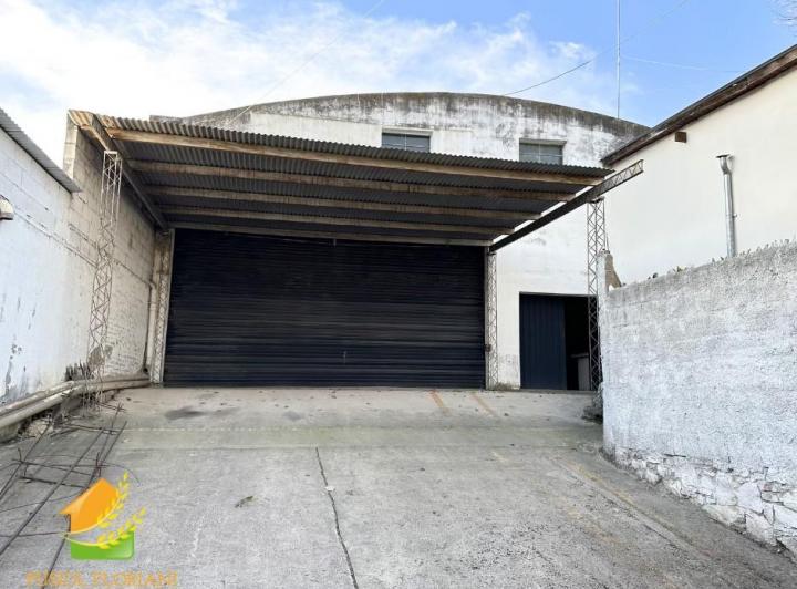 Bodega-Galpón · 300m² · 3 Ambientes · 1 Cochera