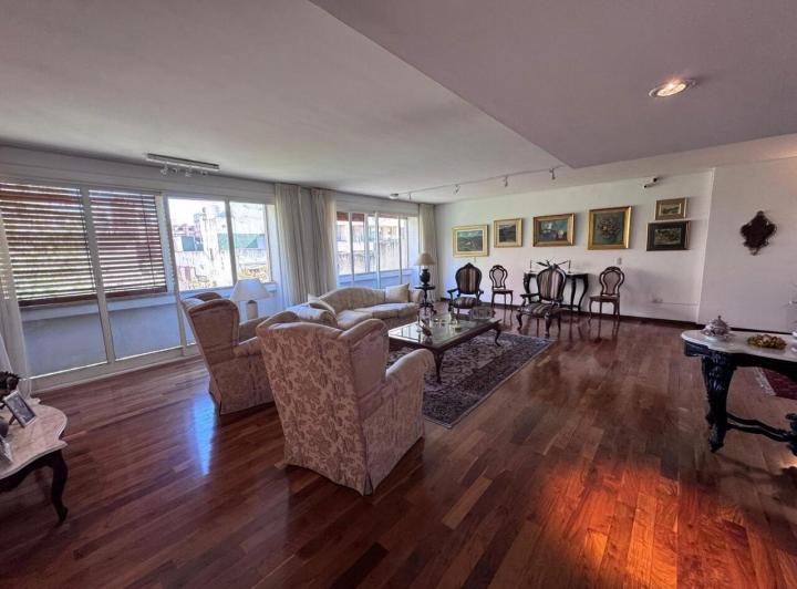 Departamento · 250m² · 6 Ambientes · 2 Cocheras