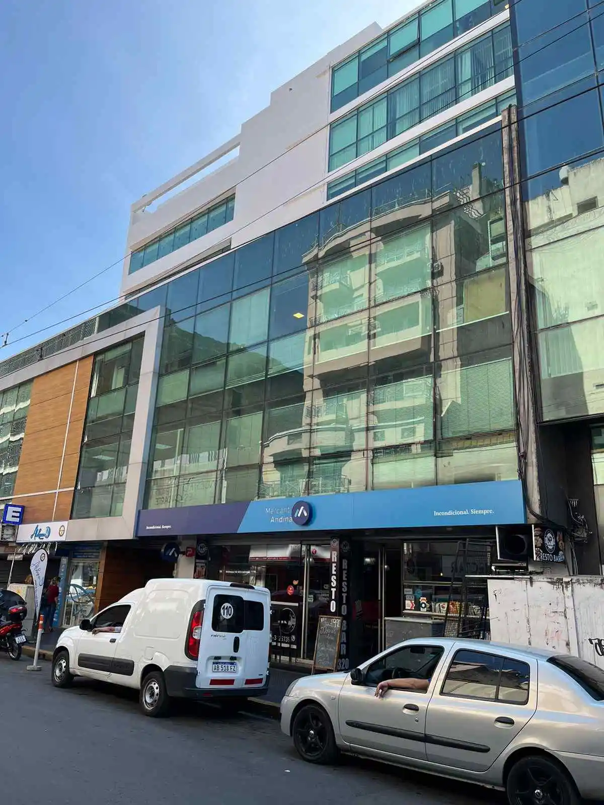 OFICINA VENTA CENTRO 120 m2 cubiertos mas terraza sobre calle Santa Rosa 320