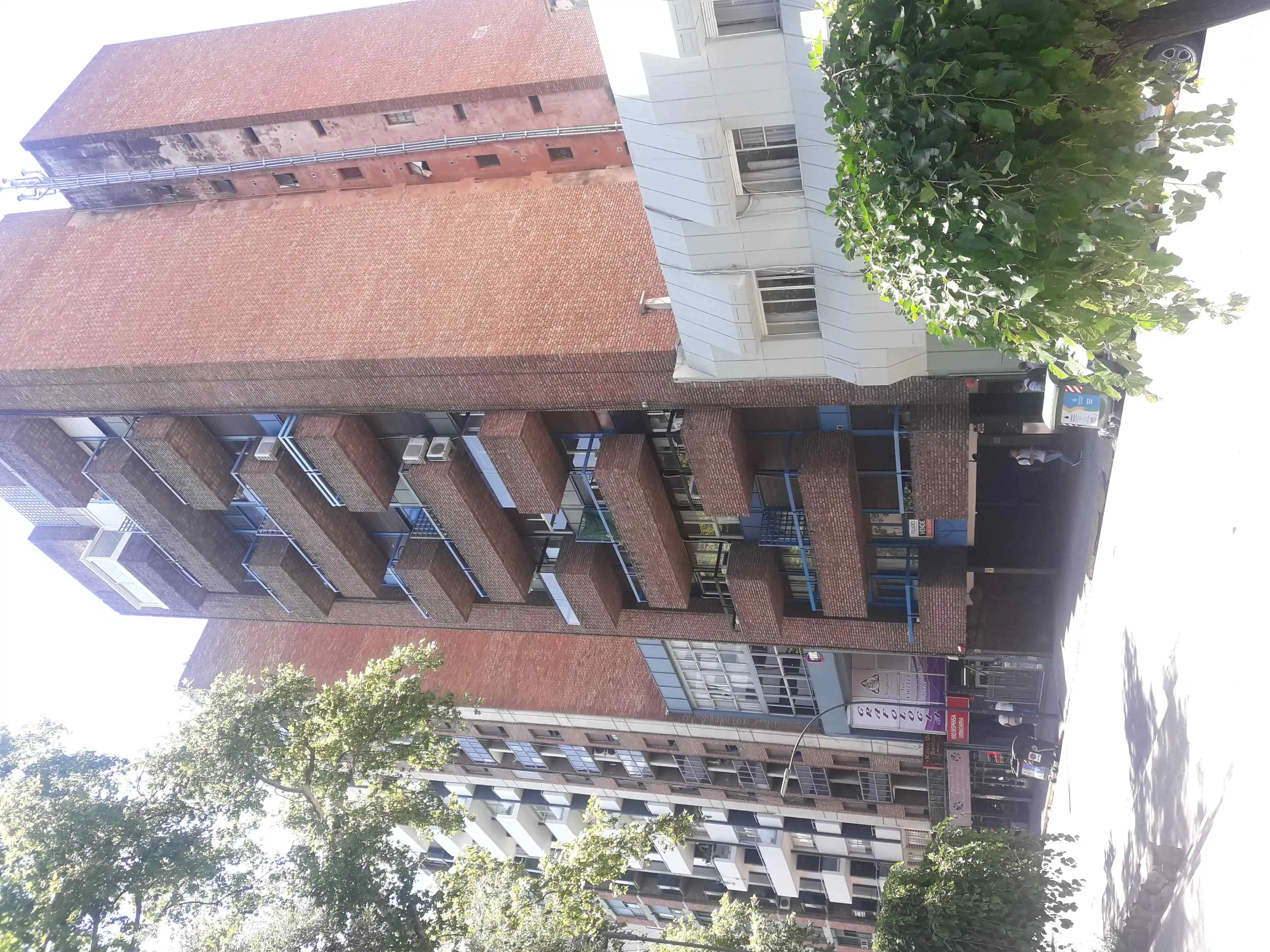 Vendo cochera zona tribunales uno u$d12.000