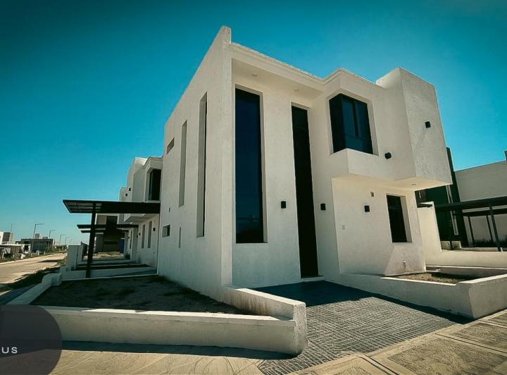Casa · 101m² · 5 Ambientes · 1 Cochera