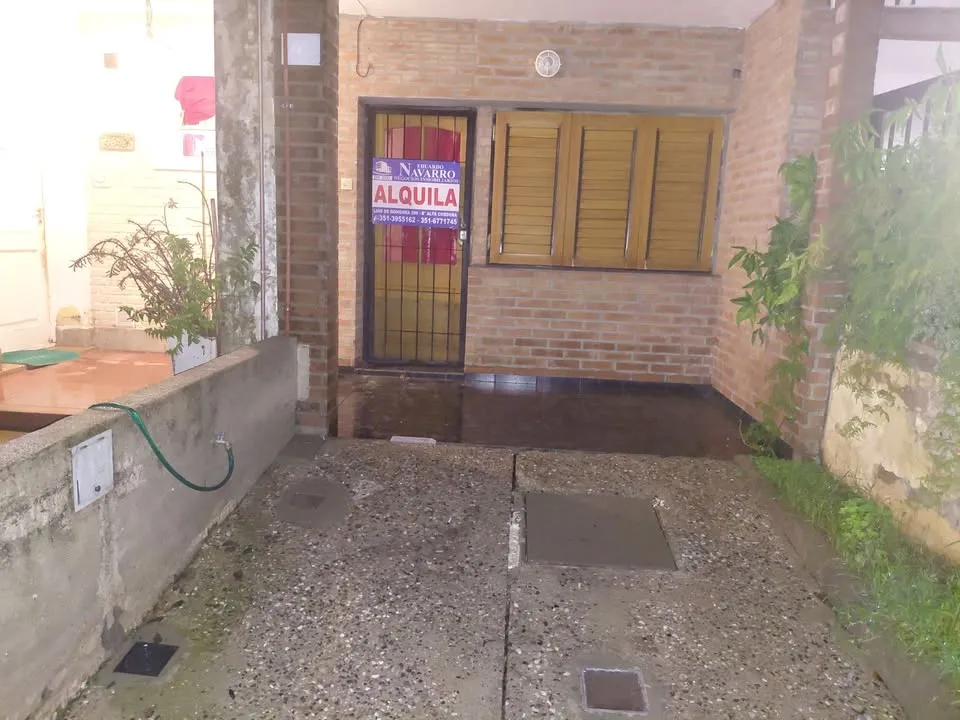 ALQUILER CASA Bº LICEO I SECCION