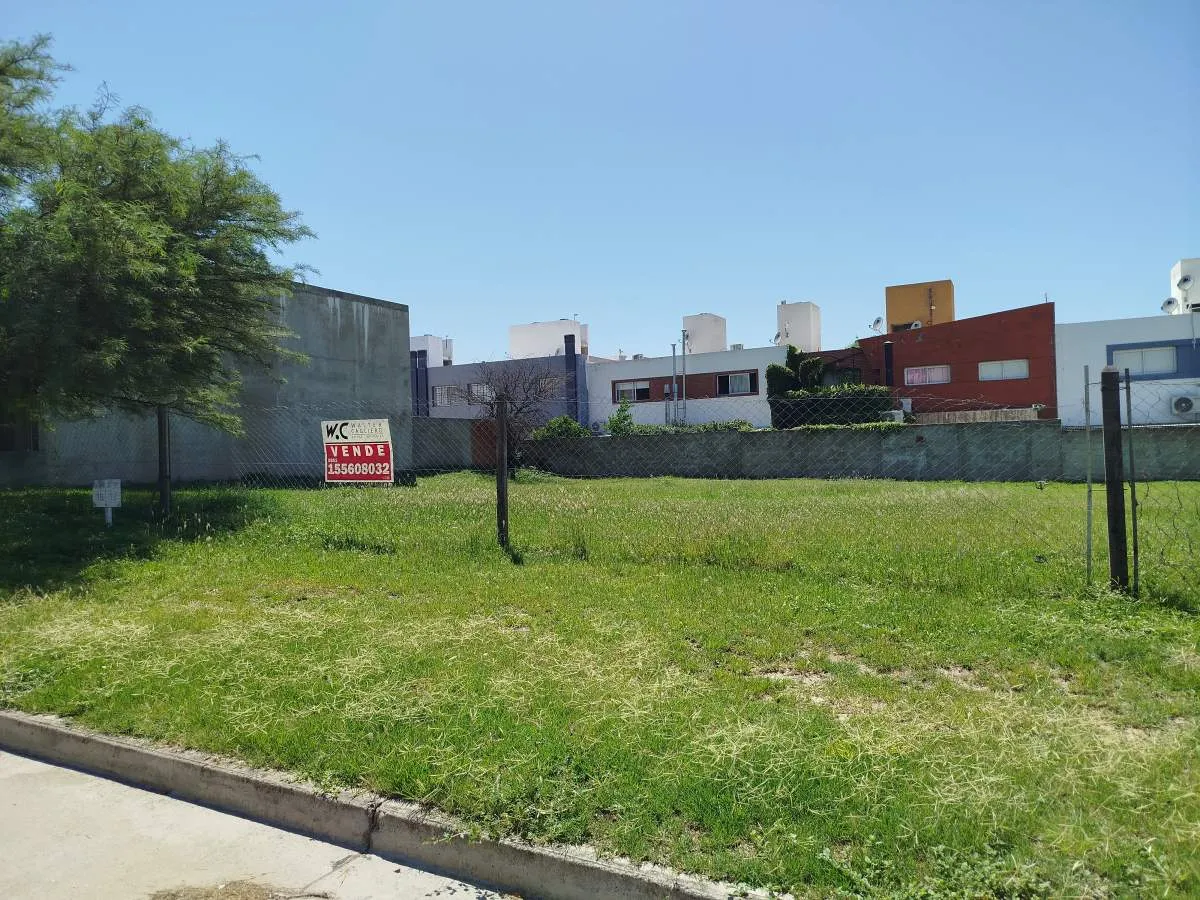 MIRADORES DE MANANTIALES I  - 250 M2 - ESCRITURA - APTO PH