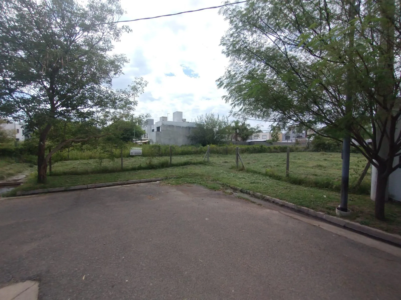 VENDO URGENTE LOTE EN NUEVO URCA APTO DUPLEX MEJOR UBICACION