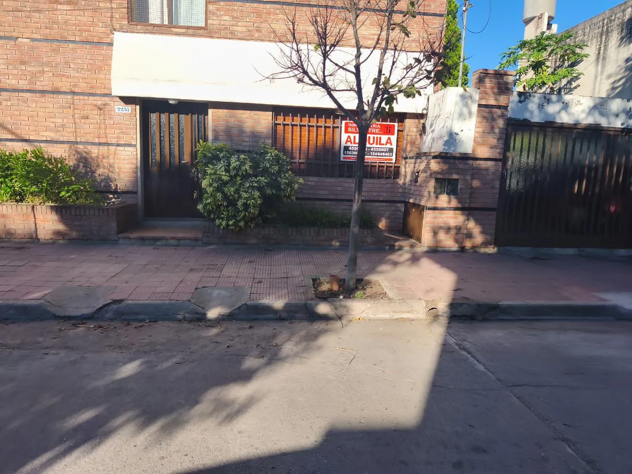 HERMOSA CASA PARA EL ALQUILER EN BARRIO CRISOL