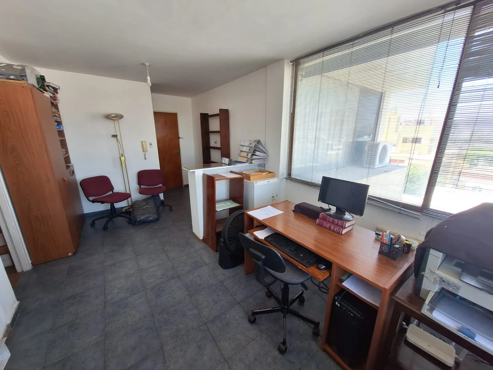 Oficina comercial - cochera- Bolivar - B° Guemes