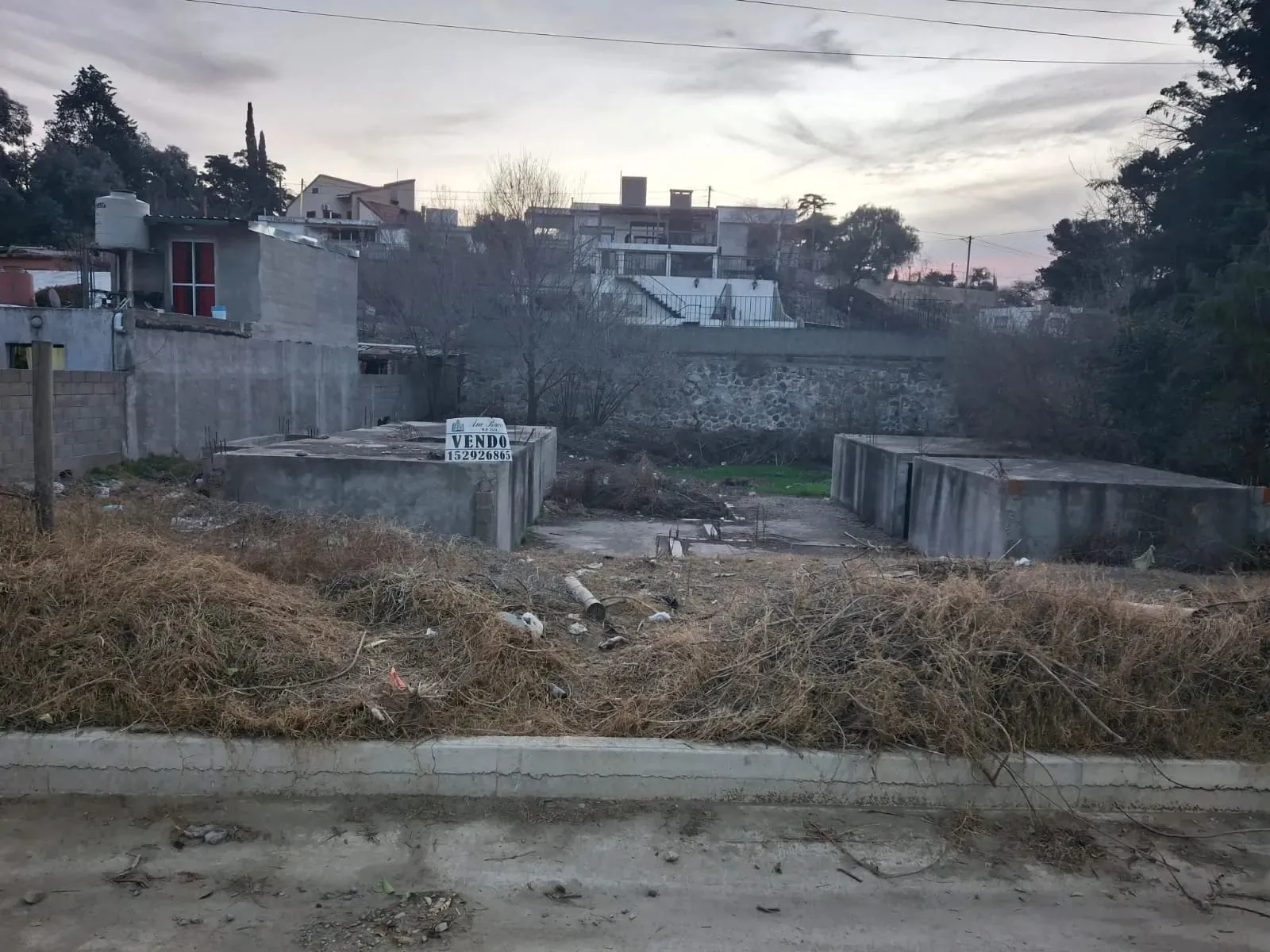 Hermoso Terreno con mejoras en Costa Azul! Carlos Paz