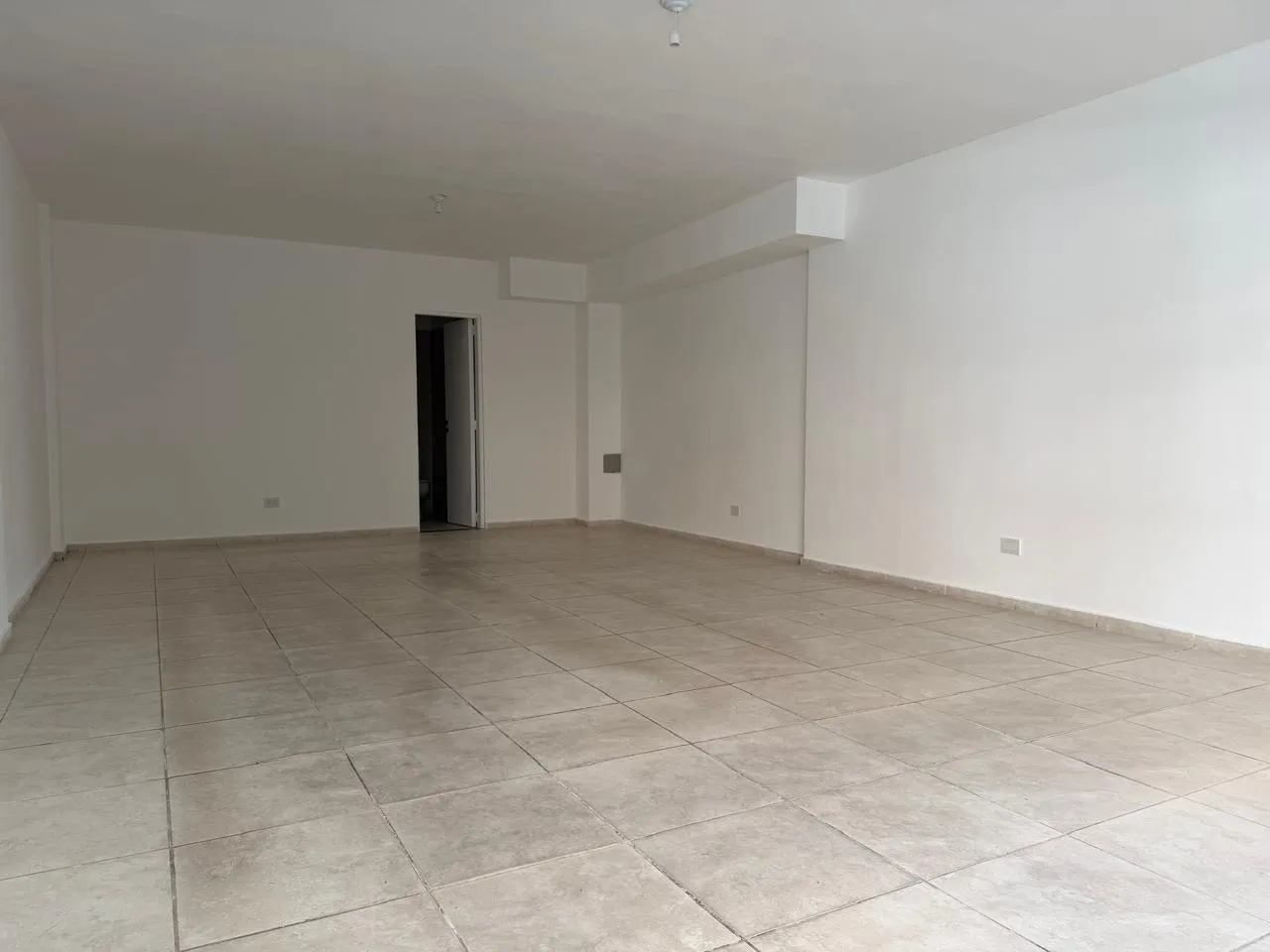 Local Comercial- Muy amplio y luminoso - Coronel Agustin Olmedo 395 - 85 m2- Bar