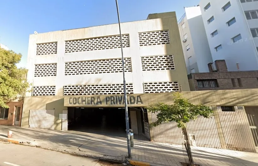 Cochera - Duarte Quiros al 700 - B° Alberdi