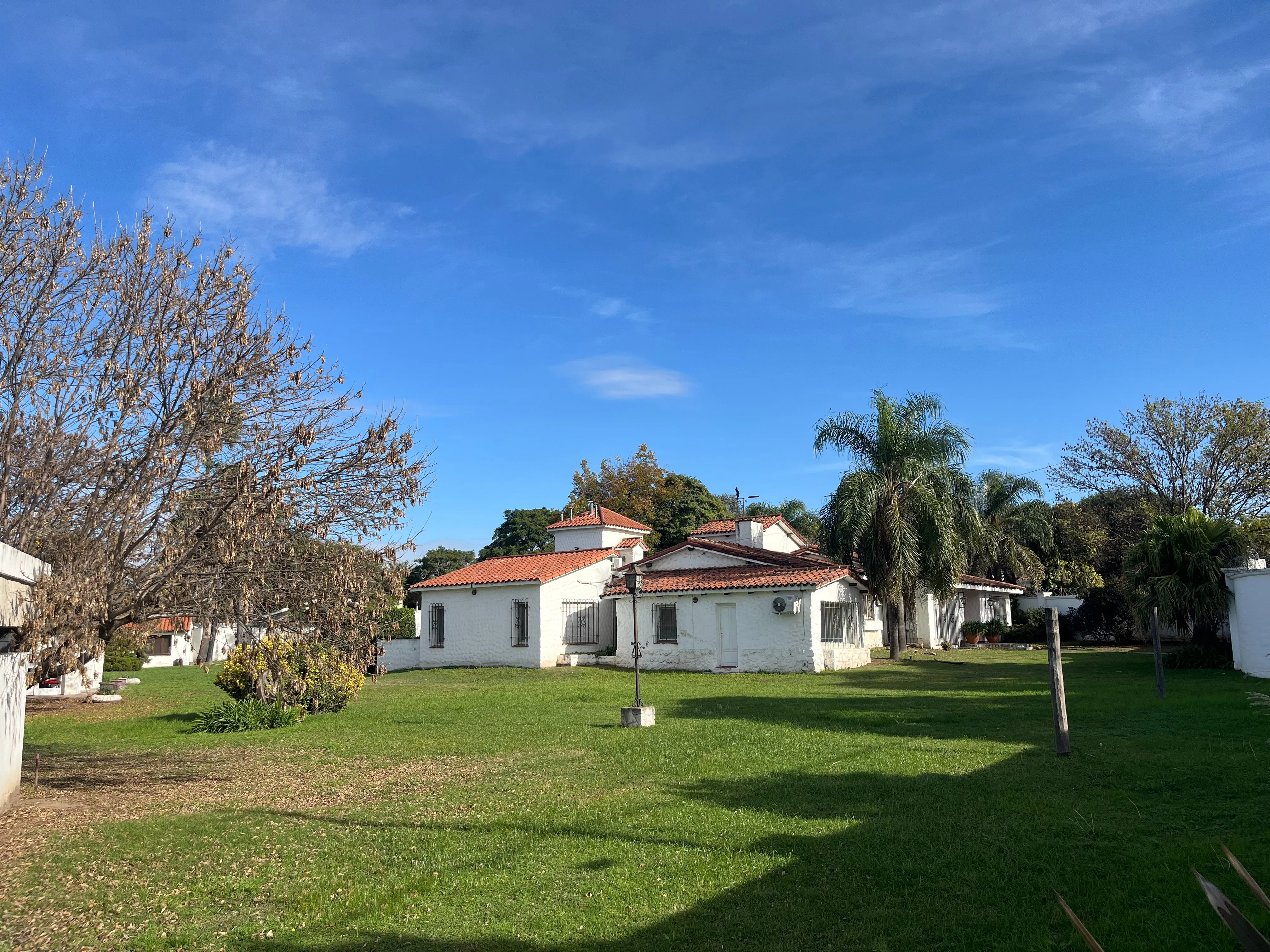¡Venta! Ideal inversor - Casa c/ Escritura  ¡Terreno apto 7 unidades!