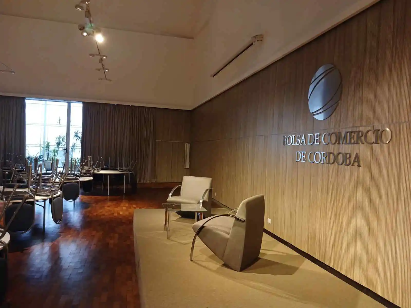 SALON DE USO MULTIPLE - EDIFICIO BOLSA DE COMERCIO DE CORDOBA - CENTRO
