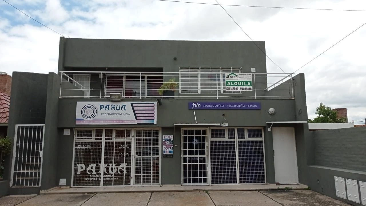 COMPLEJO DE 2 DEPTOS Y 2 LOCALES EN VENTA EN Bº JUAN XXIII