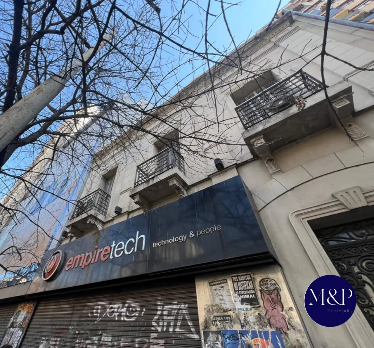 Venta de Edificio de 7 Pisos con Oficinas y Casa en Barrio Centro