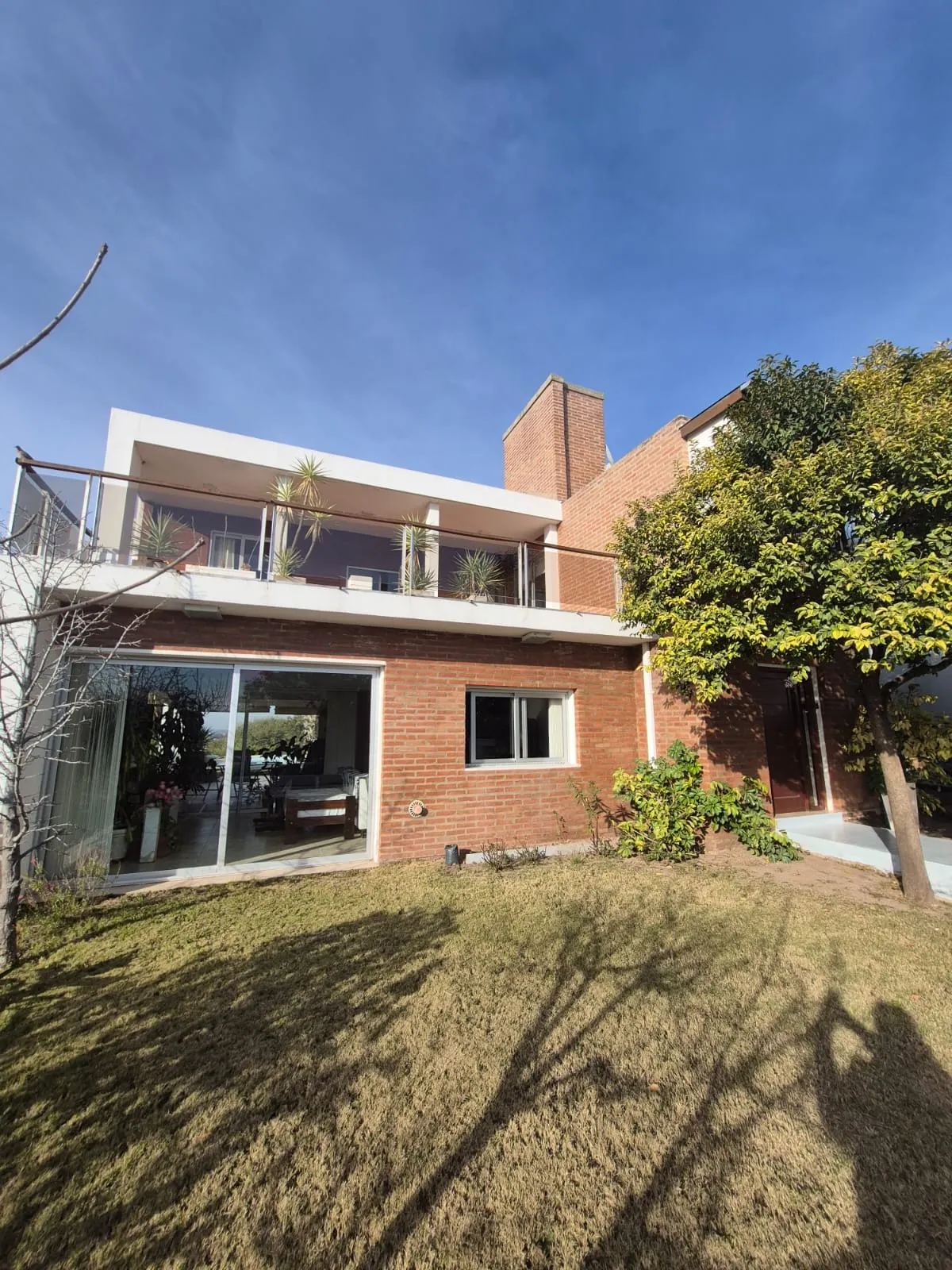 Se VENDE moderna casa en Bº Terrazas de la Villa