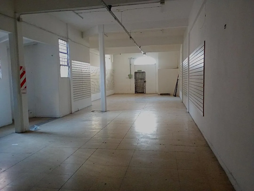 AMPLIA OFICINA LOCAL DEPOSITO  300M2 - PLENO Ctro - Excel precio incl Expensas.-