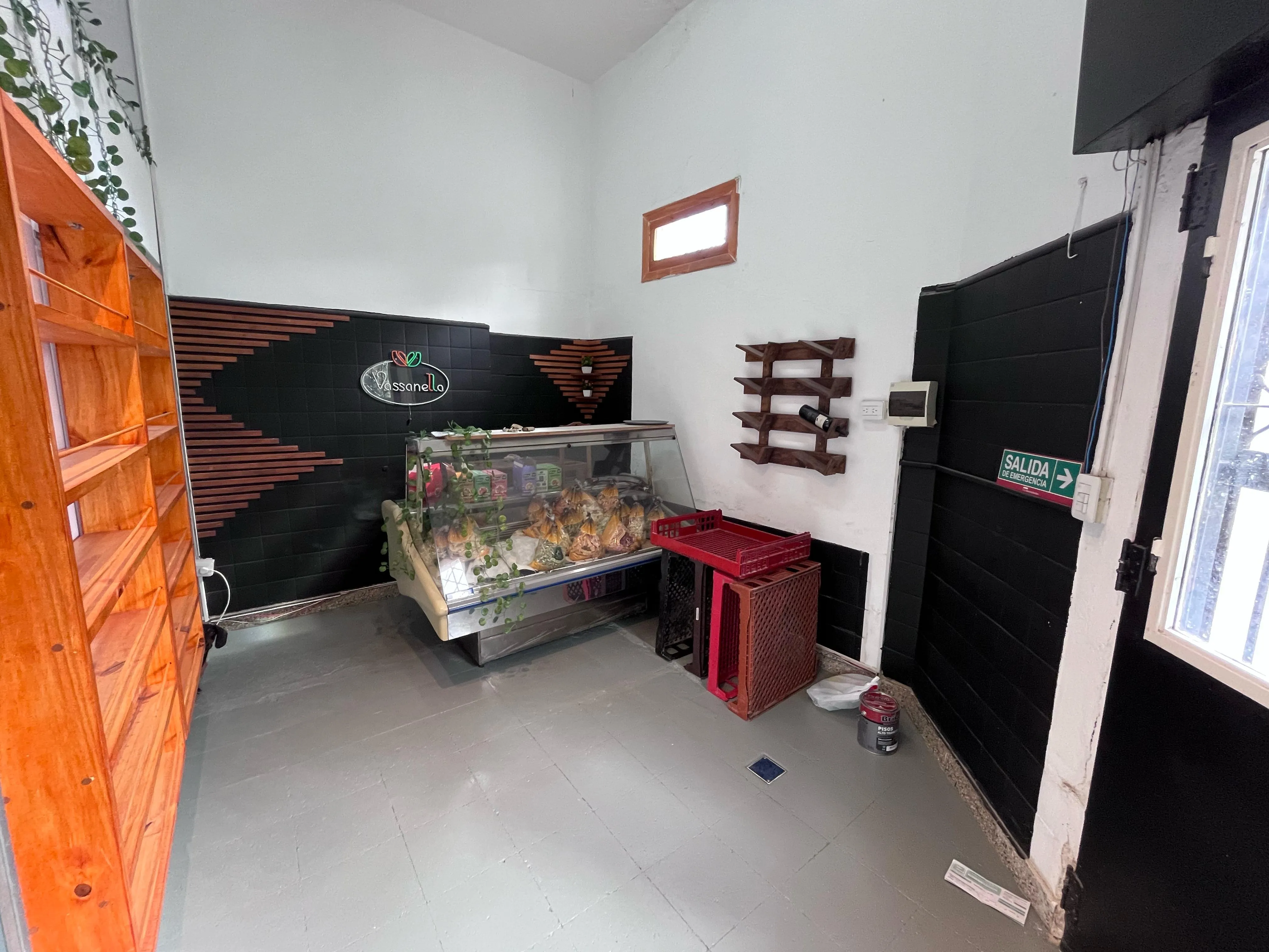 !!VDO. EXC. LOCAL COMERCIAL TABLADA ESQ. SILV. REMONDA  IDEAL PARA NEGOCIO!!