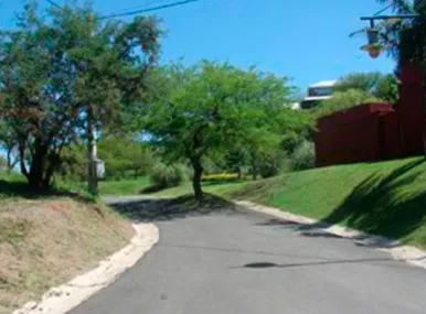 COUNTRY DE MONTAÑA- EXCELENTE TERRENO EN ZONA ALTA CON LAS MEJORES VISTAS