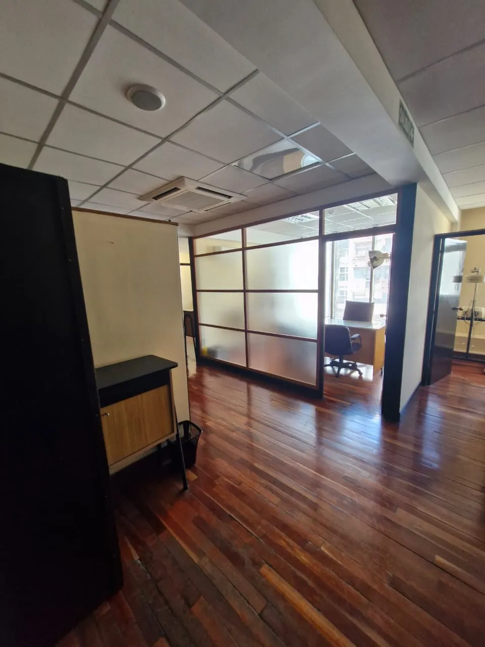 Alquiler oficina 6t0 piso fte 200m 10 privados- Av. Colón 650 - Equipada