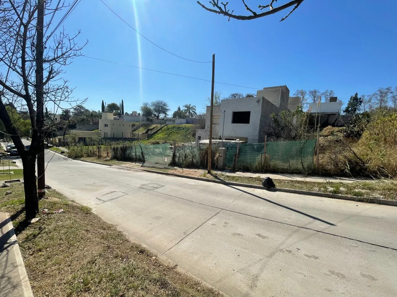 TERRENO EN VENTA - ARGUELLO - APTO  3 UNIDADES