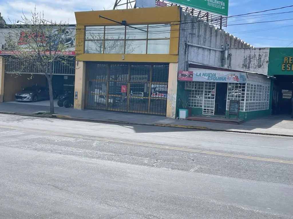 GALPON EN VENTA - AV CASTRO BARROS - SUP  600 M2 CUBIERTOS -