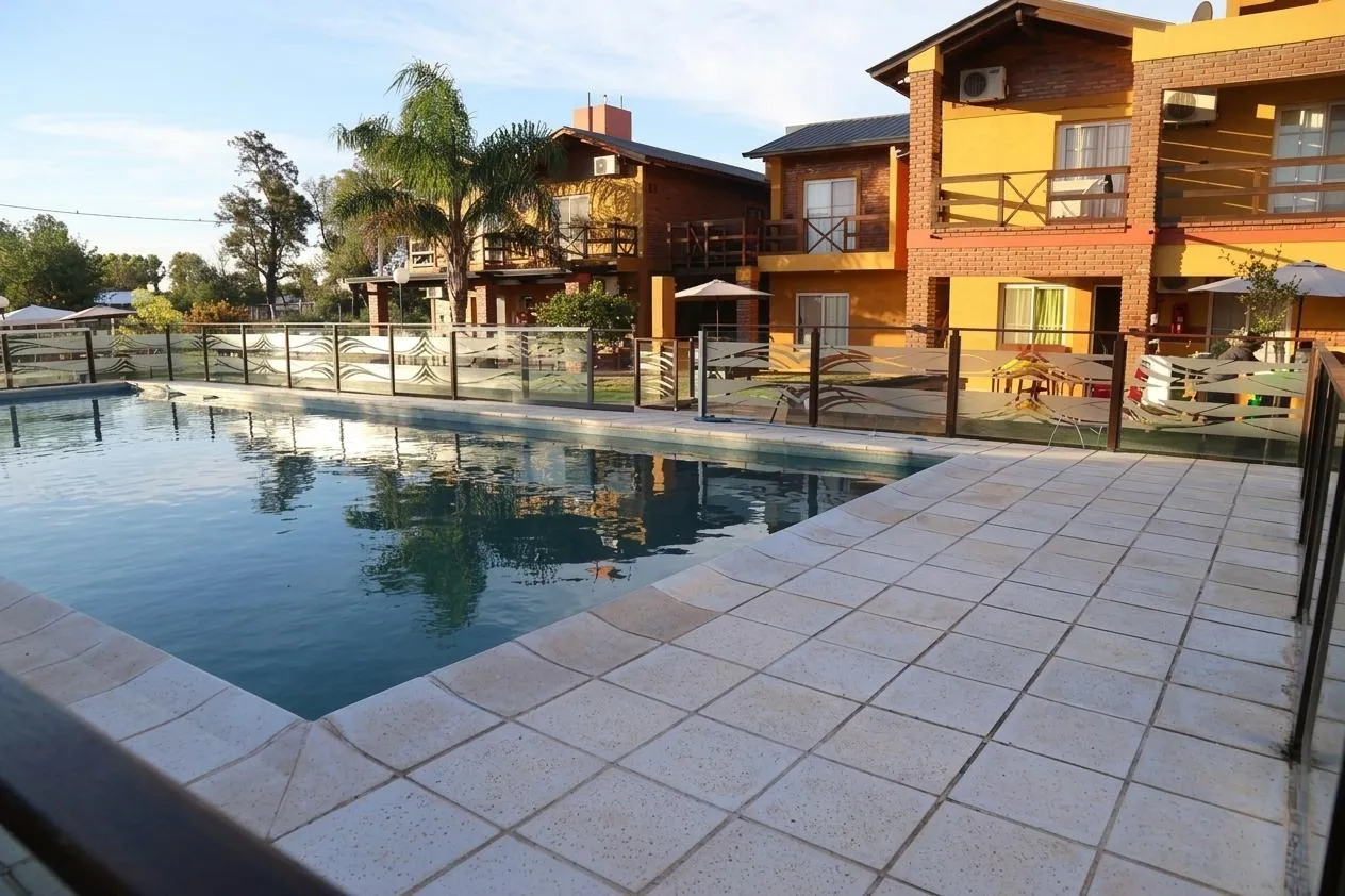COMPLEJO TURISTICO ANDALUCIA EN VENTA MIRAMAR  7 DPTOS DE 1 DOR 3 2 DOR PILETA C...