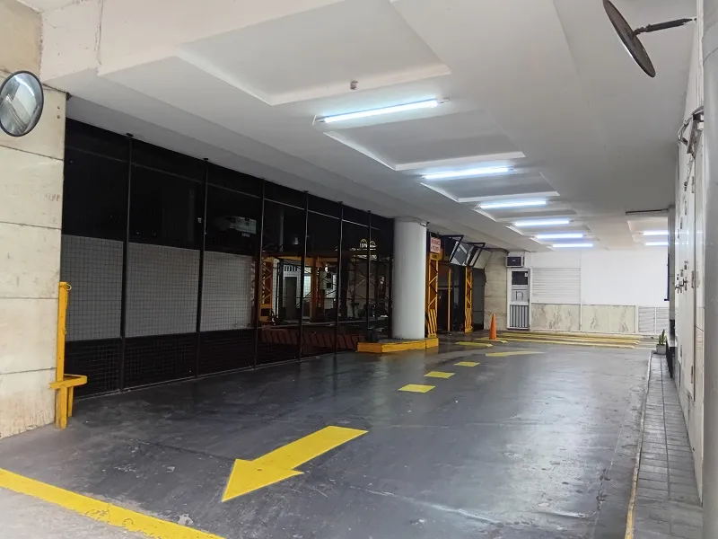 PLENO CENTRO - Cochera en venta -