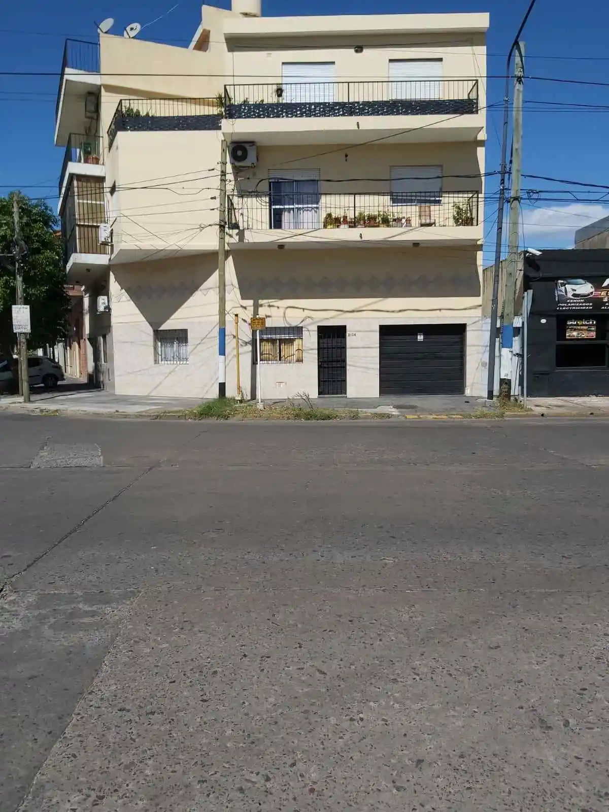 VENTA  Departamento 3 Ambientes al Frente con Balcón  Muy Luminoso José Inge