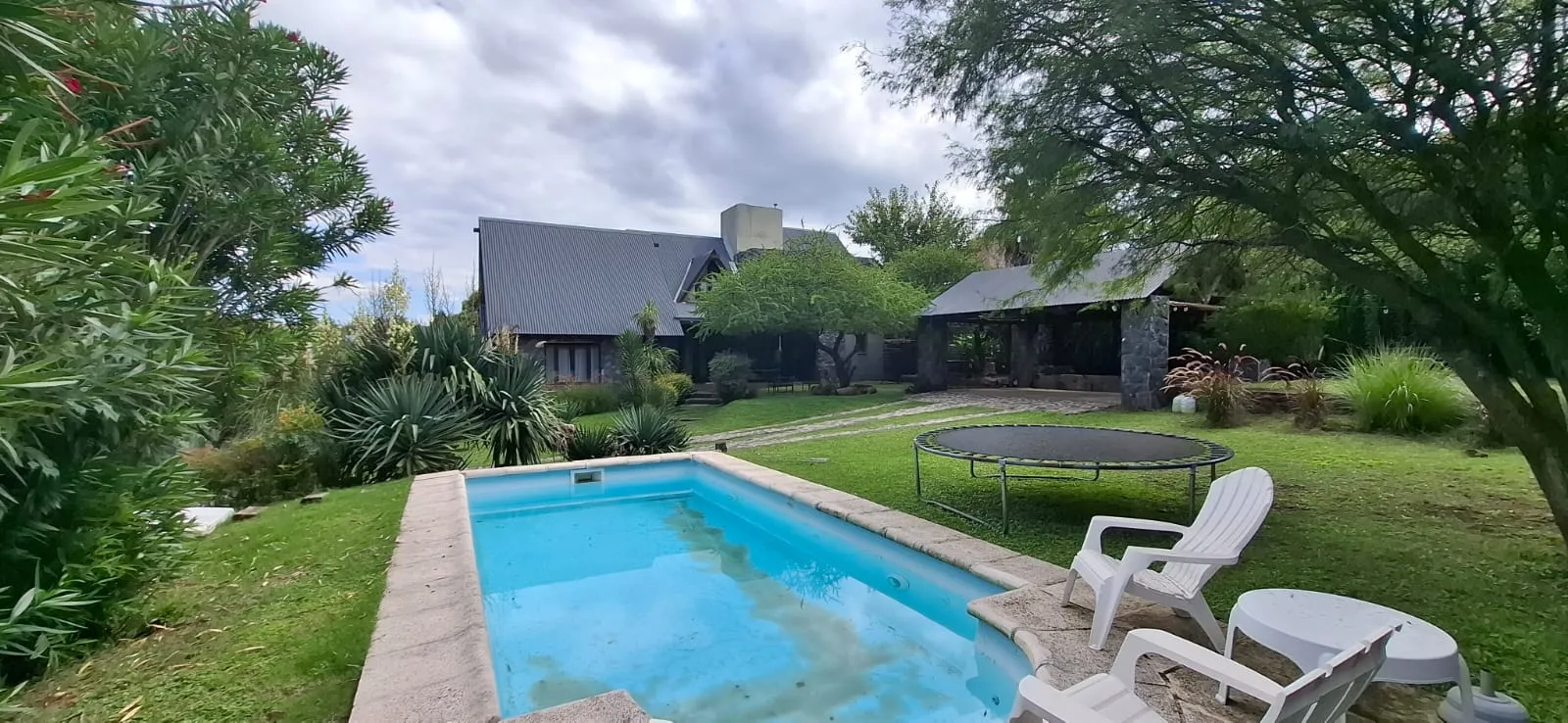 OPORTUNIDAD VENTA CASA 4 HOJAS - 3D 2B PILETA - ESTILO - PIEDRA