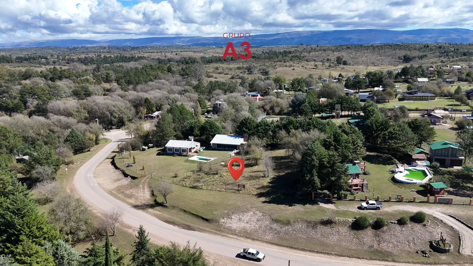 LOTE CON GRAN POTENCIAL COMERCIAL EN POTRERO DE GARAY A METROS DEL LAGO- 861