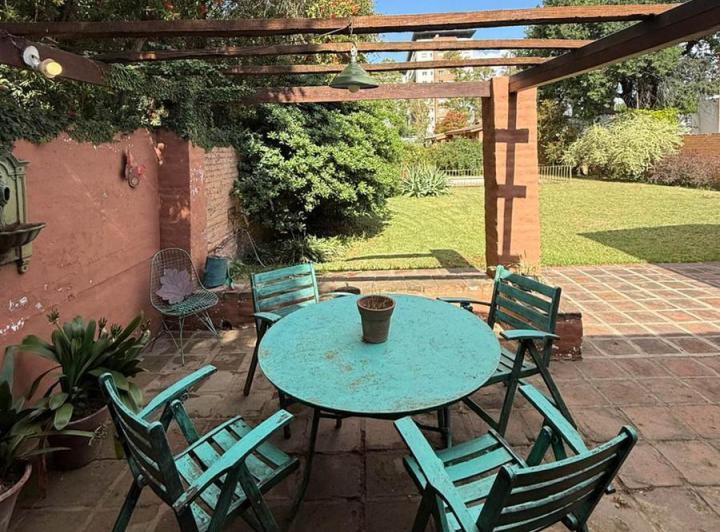 Casa · 248m² · 7 Ambientes · 3 Cocheras