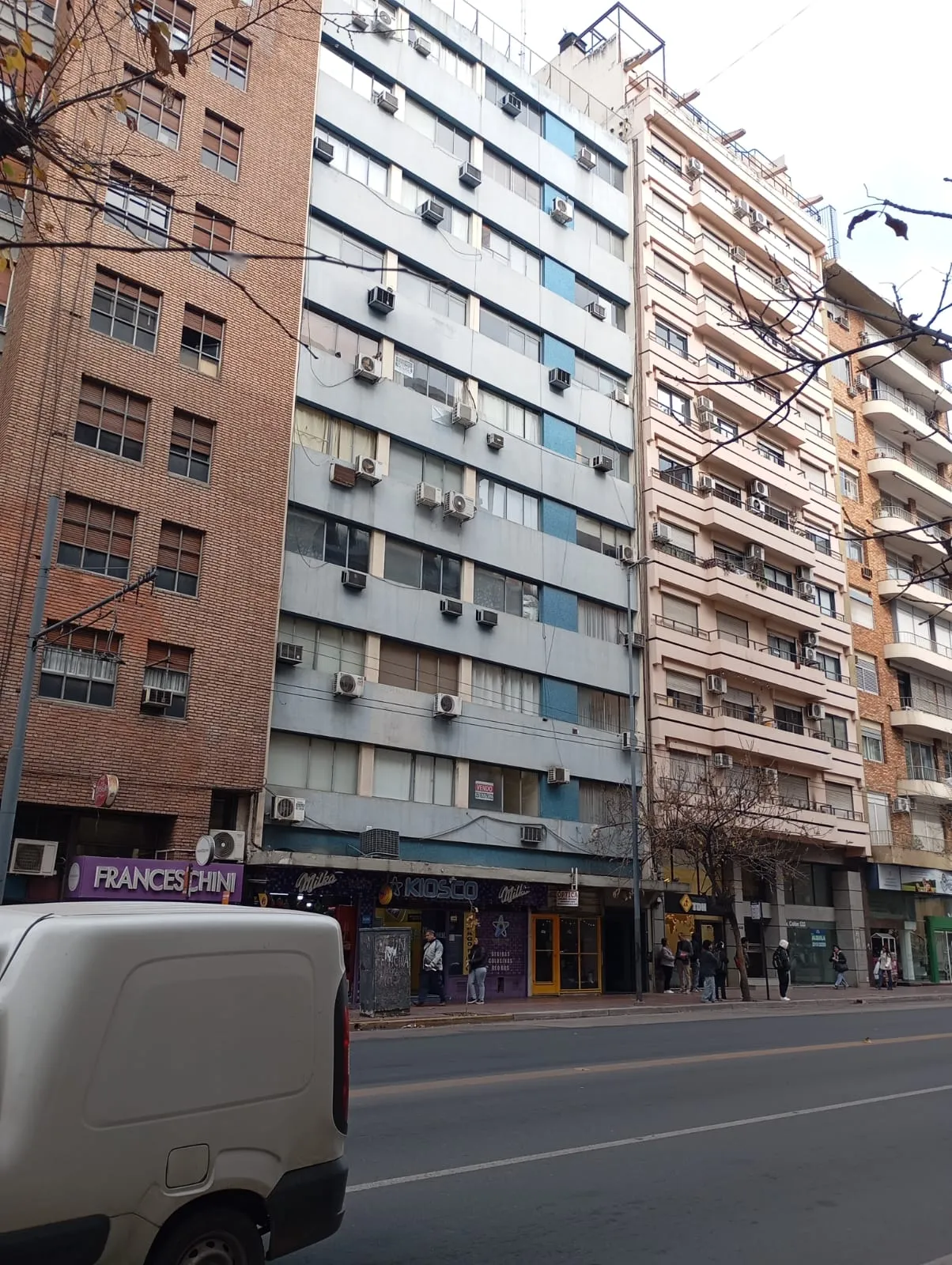 CENTRO - OFICINA EXTERNA - URGENTE!!! PRIMER PISO - COLON AL 500
