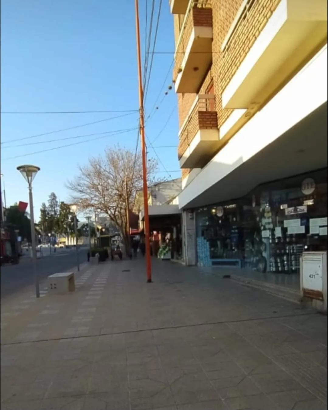 ALQUILER comercial CARLOS PAZ