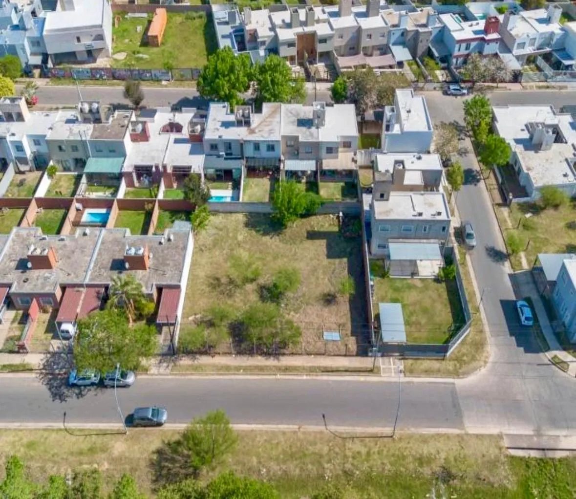 LOTE EN VENTA con Potencial para Dúplex – Nuevo Poeta Lugones