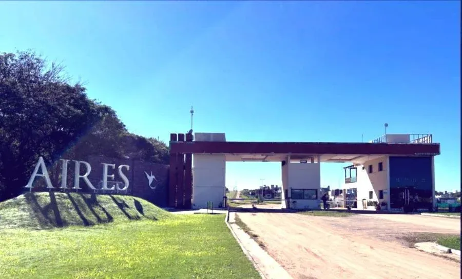 VENDO LOTE PLANO, AIRES DEL NORDESTE ,UNQUILLO SOBRE E 53