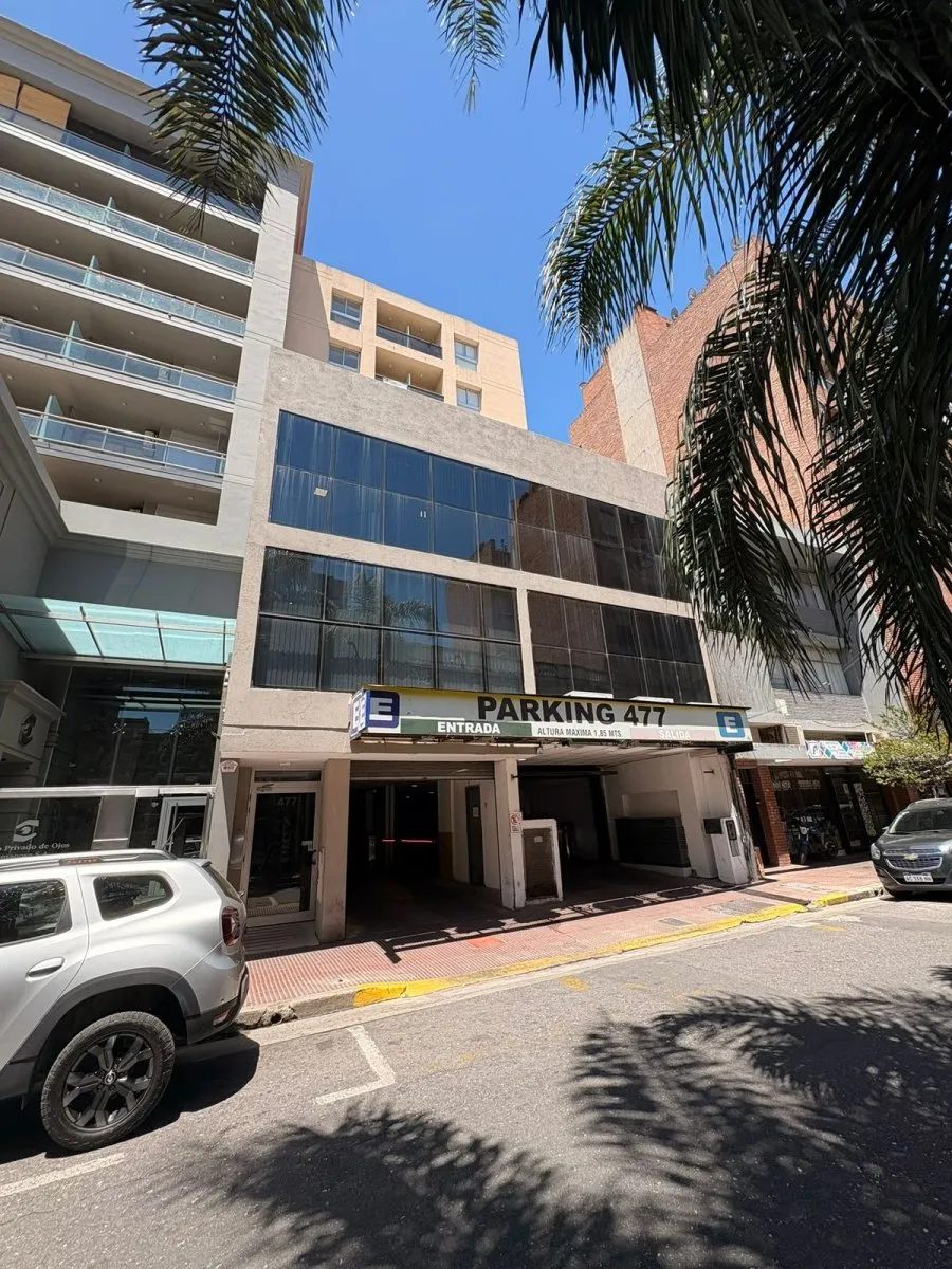 Oficina completamente equipada en venta en el centro de la ciudad