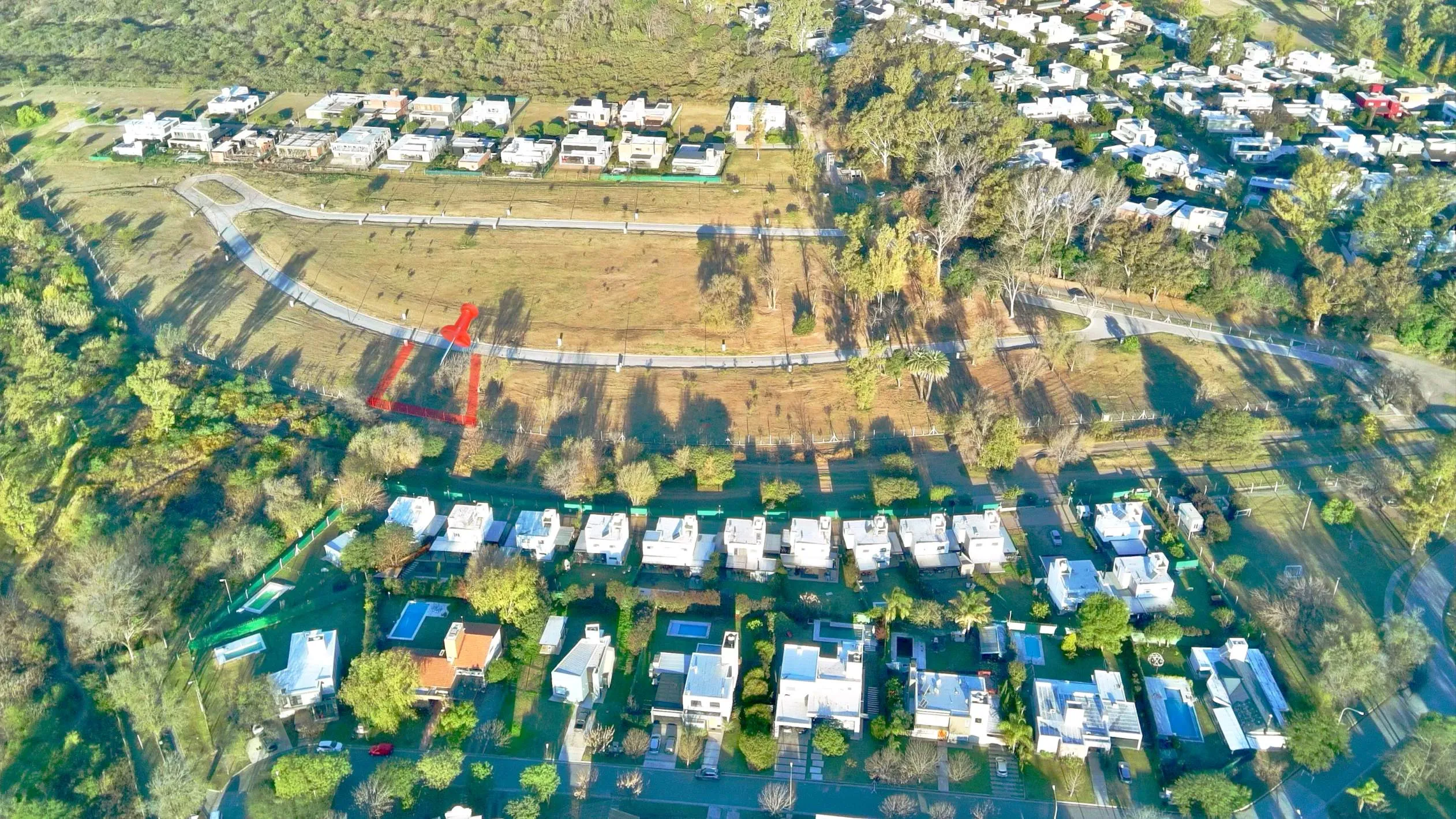 Valle Escondido    Jardín Inglés Este  Terreno   Sup. 830 m2 Oportunidad