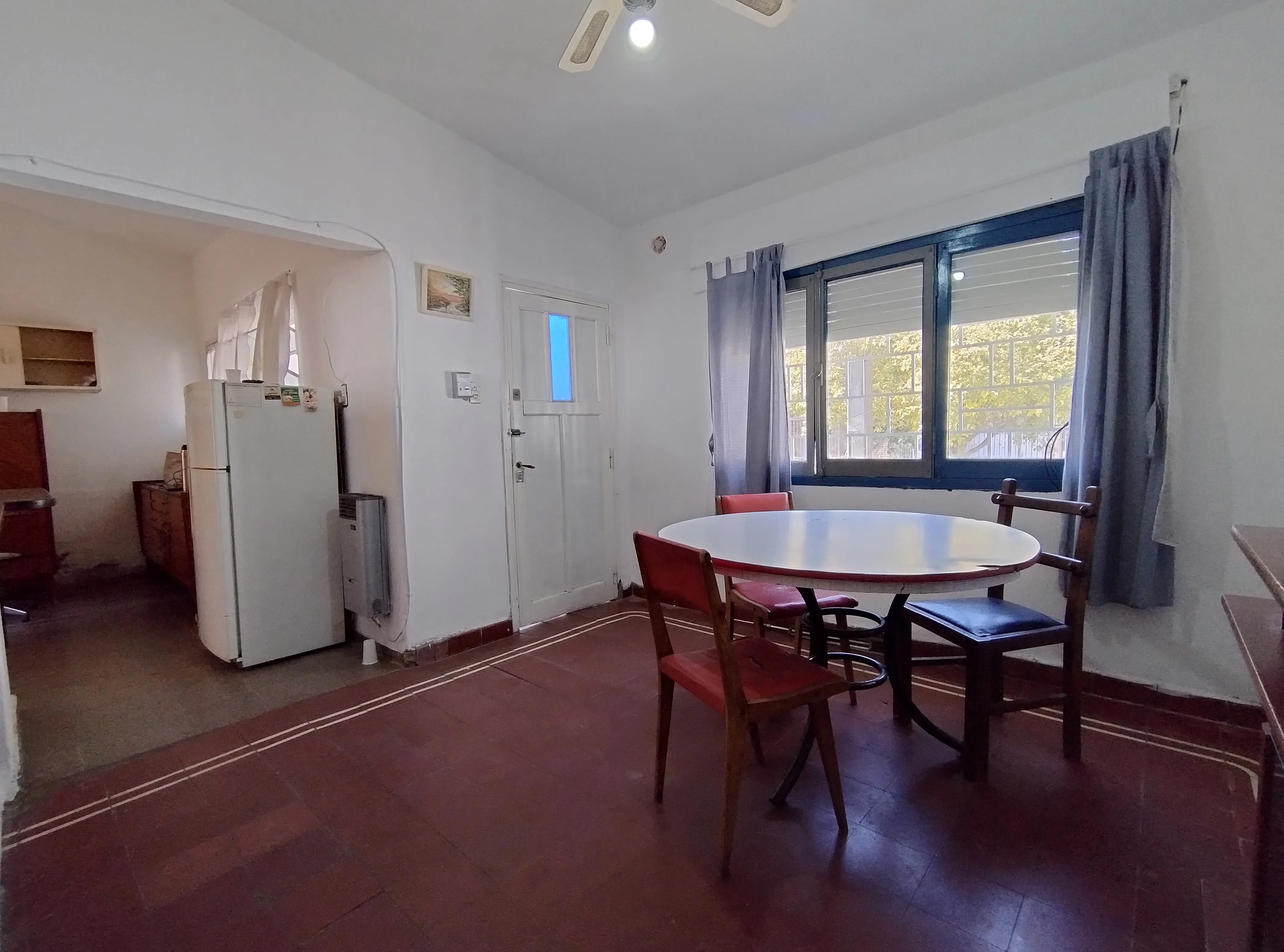 CASA EN VENTA, B° PUEYRREDON 3 DORMITORIOS, PATIO Y COCHERA  CON ESCRITURA