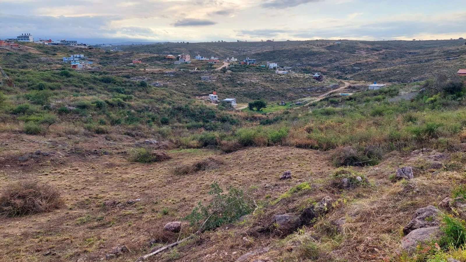 Venta: Lote con Escritura - 1280 m² con Vista - Financia - Villa del Lago - Vill