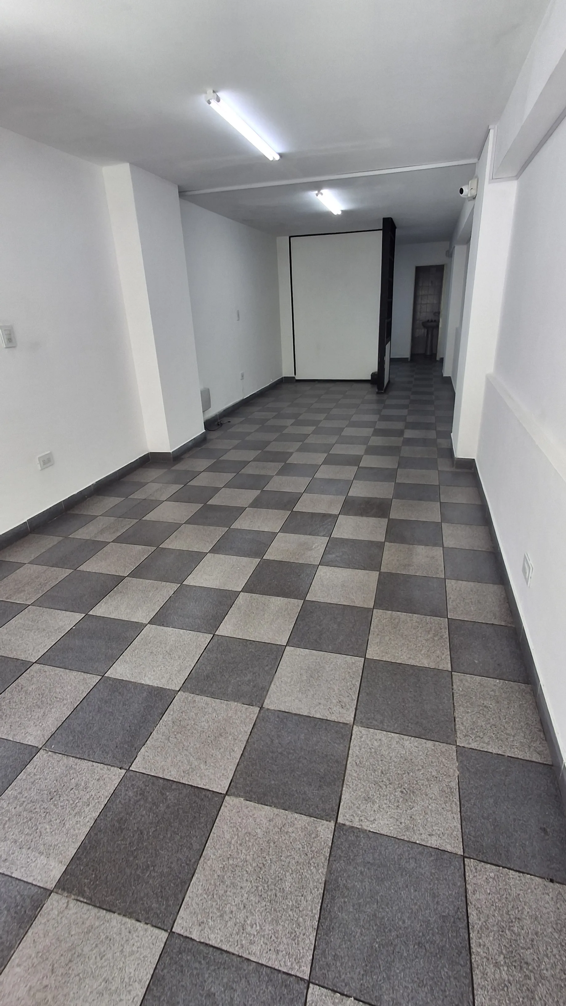 ALQUILO LOCAL COMERCIAL AV. 24 DE SEPTIEMBRE AL 1236
