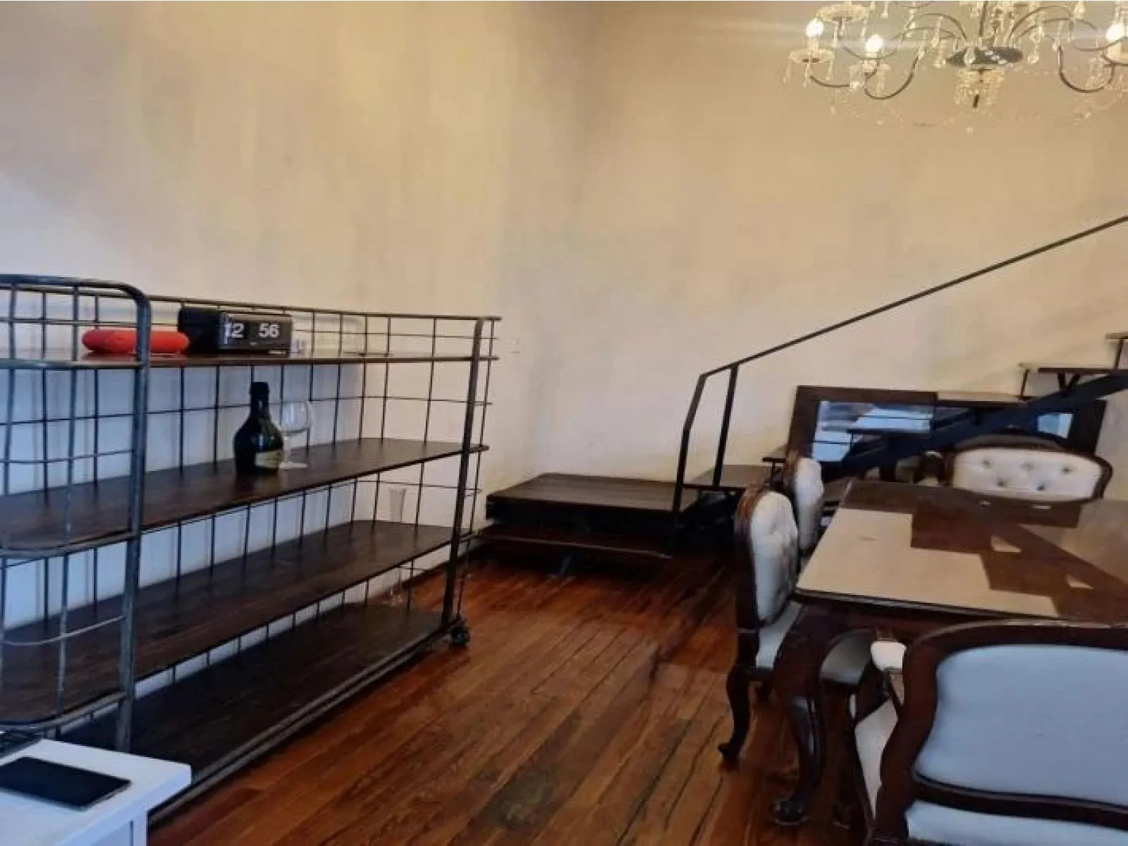 Monserrat,2piso escalera,amplio, muy buena ubicación,zona residencial,comercial,...