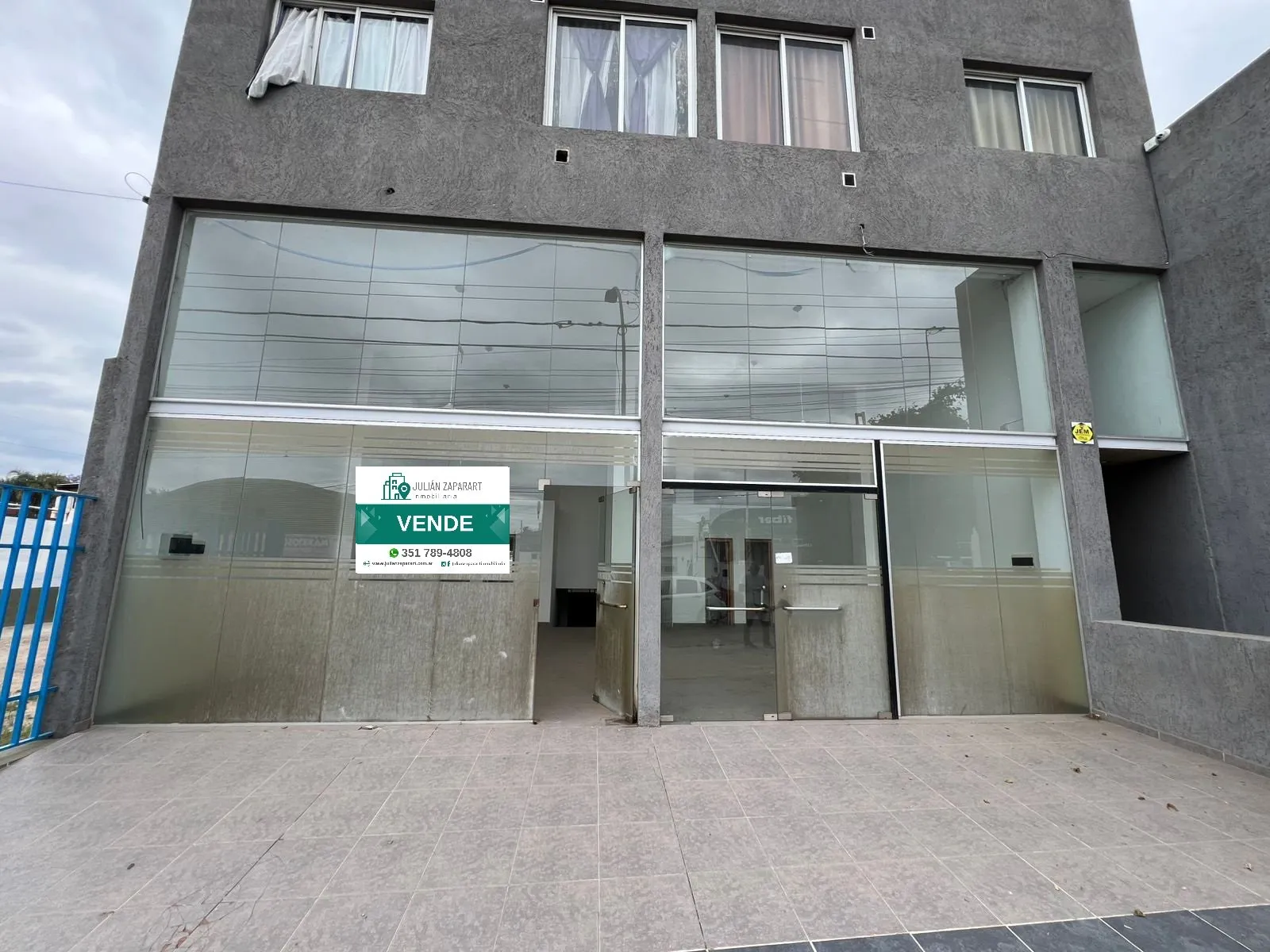 Locales en Venta sobre Av. Julio A. Roca juntos o separados EXCELENTE ZONA E INV...