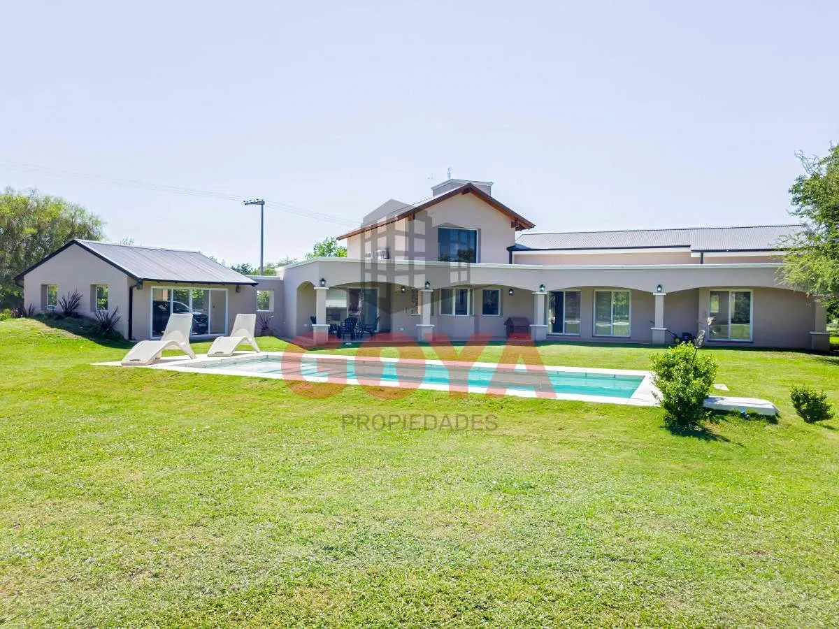 Country Campos del Virrey