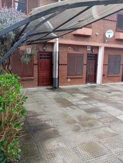 SAN BERNARDO.TRIPLEX UBICADO 4 CUADRAS DEL MAR, BUENA CALIDAD CONSTRUCTIVA, 1 CO...