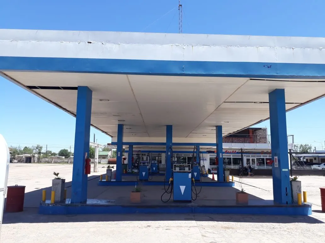 VENTA DE IMPORTANTE PREDIO 4 LOTES CON ESTACION DE SERVICIO