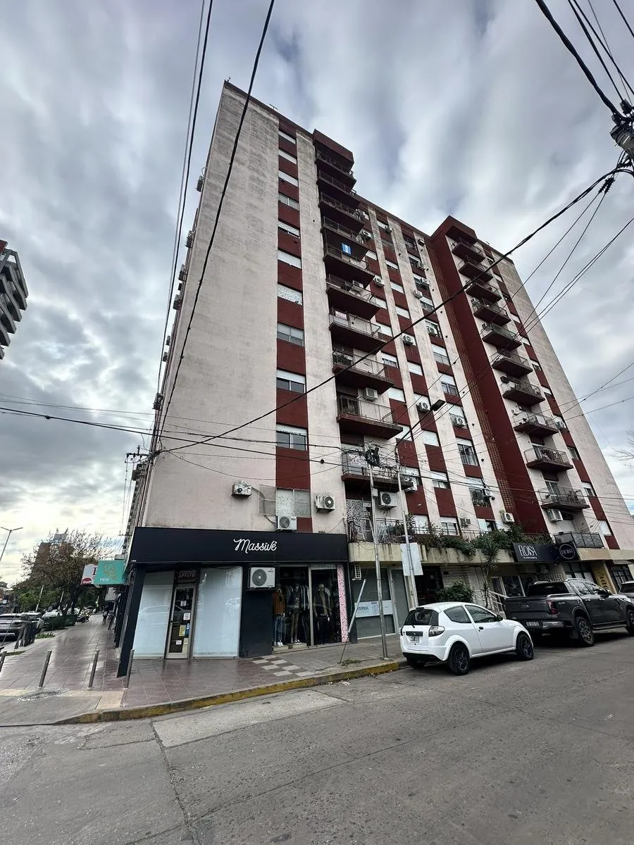 3 De Febrero  590 03 02  San Lorenzo - VENTA Departamento 3 Dormitorios