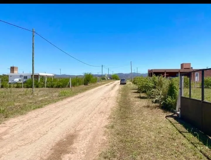 LOTE 495 M² PLANO – VISTA A LAS SIERRAS – ESCRITURA – ANISACATE – USD 15.000