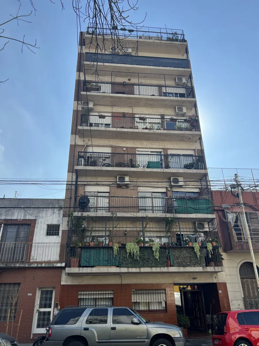 APTO CRÉDITO, 2 amb luminoso, cocina separada, baño con bañera. Ascensor y terra...