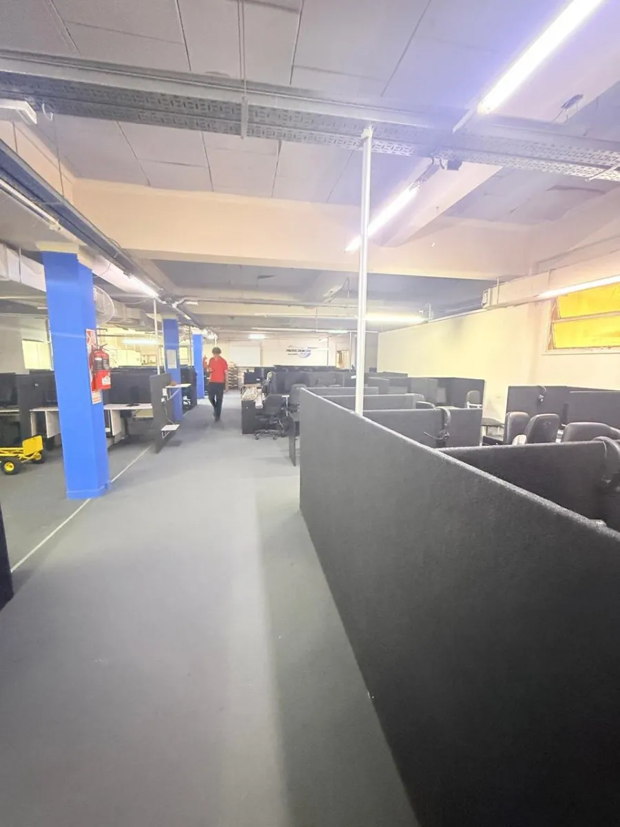 Piso de Oficinas  Av. General Paz
